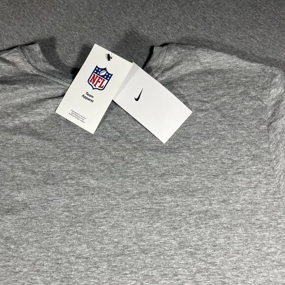 NWT NFL Nike Tampa Bay Buccaneers Men’s Large T-Shirt The Nike Tee Sports Gray - Picture 6 of 7